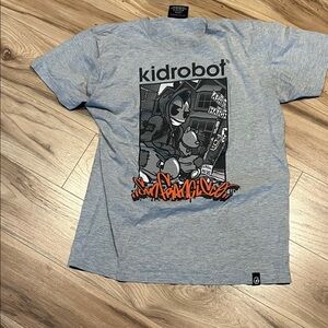 Men’s Kidrobot Size M San Francisco Limited edition